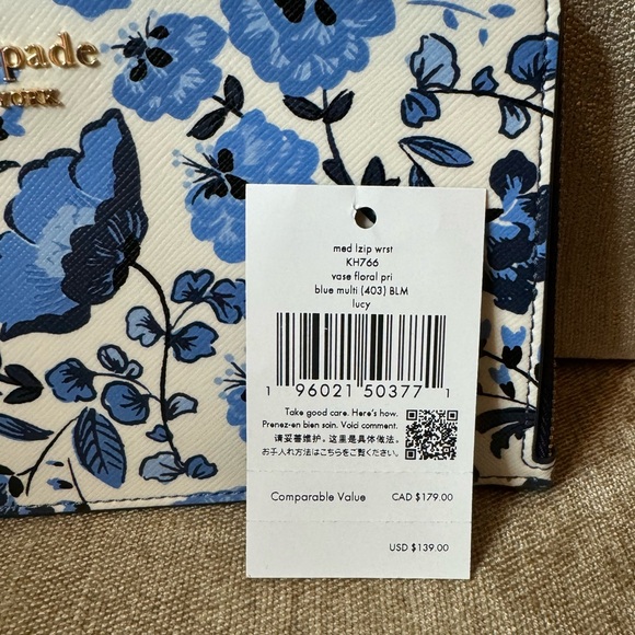Kate Spade Blue Floral Wristlet - NWT - Perfect Gift, ready to use. NWT - Picture 2 of 6